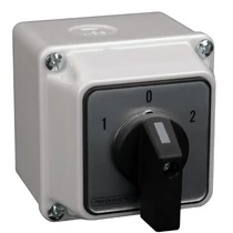 Tracon Tokozott közvetlen irányváltó motor főkapcsoló, 1-0-2, 20A, 5.5kW, 48x48mm, TKM-20/NT65