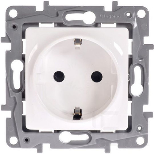 Legrand Niloé 2P+F csatlakozóaljzat gyermekvédelemmel (csavaros), körömmel, fehér, 664529